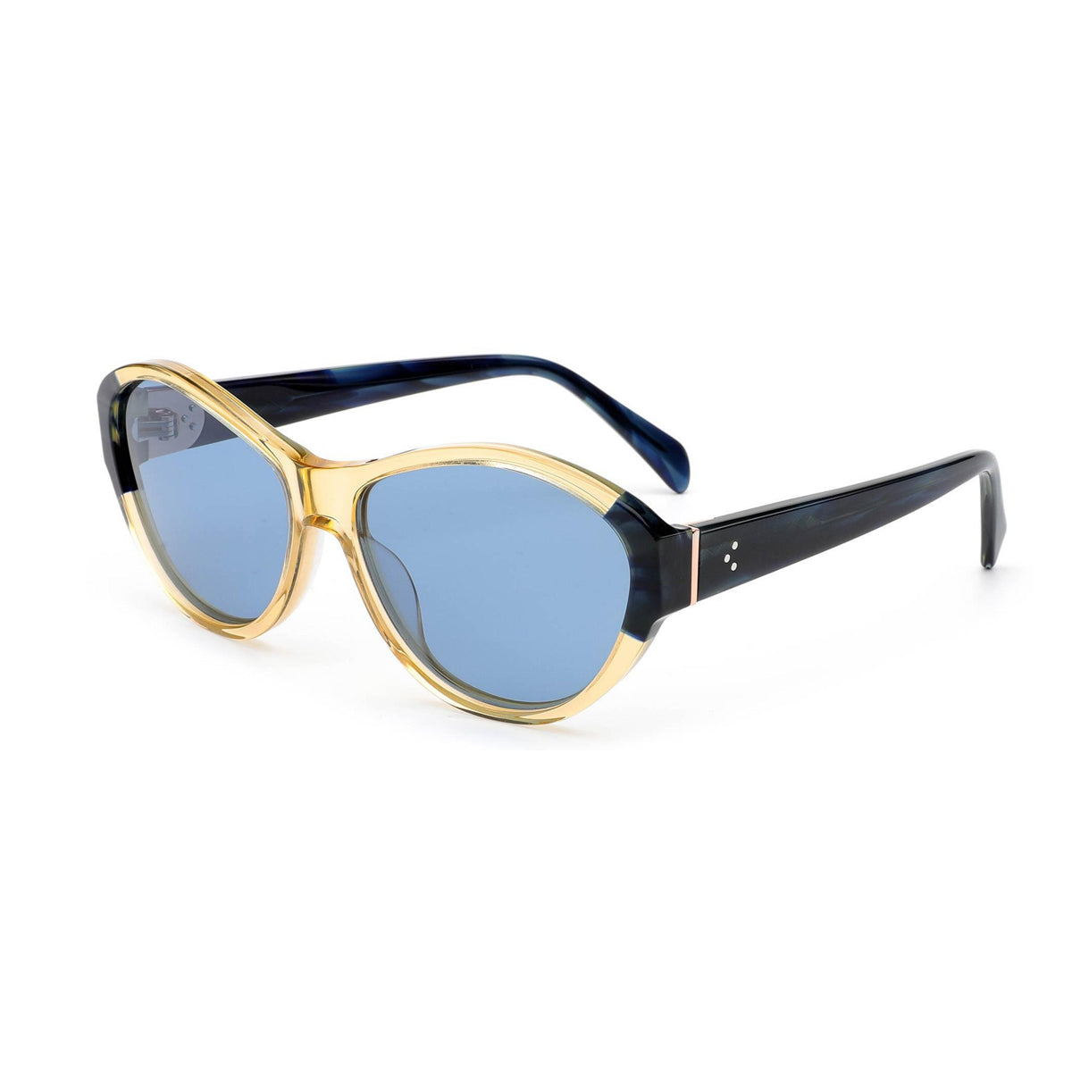 Vintage-Inspired Cat-Eye Sunglasses with a Stylish Twist